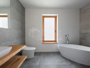 Prodej rodinného domu, Statenice, Nad Vinicí, 270 m2