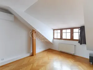 Pronájem bytu 3+1, Praha - Nové Město, Spálená, 127 m2