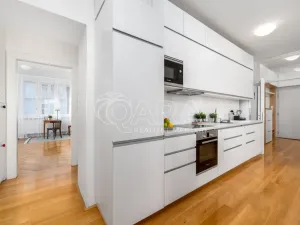 Prodej bytu 3+kk, Praha - Vinohrady, Laubova, 76 m2