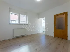 Pronájem bytu 1+kk, Praha - Vinohrady, 24 m2