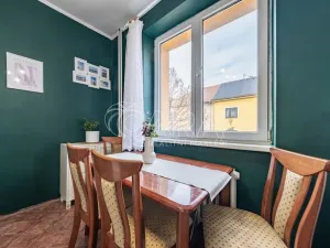 Prodej bytu 2+1, Unhošť, Komenského, 52 m2