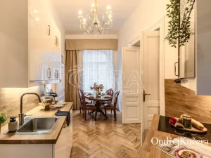 Prodej bytu 2+1, Praha - Smíchov, Janáčkovo nábřeží, 65 m2