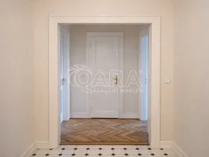 Pronájem bytu 4+1, Praha - Josefov, Pařížská, 151 m2