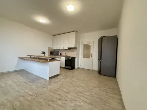 Prodej bytu 2+kk, Praha - Troja, Hnězdenská, 44 m2