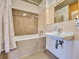 Pronájem bytu 2+kk, Dolní Břežany, Náměstí Na Sádkách, 58 m2