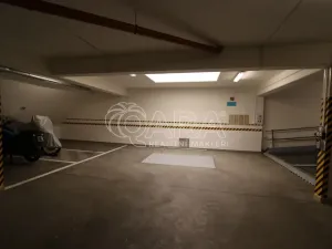 Pronájem garáže, Praha - Nové Město, Štěpánská, 18 m2