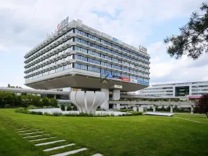 Pronájem kanceláře, Praha - Vokovice, Evropská, 277 m2