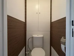 Pronájem bytu 2+kk, Praha - Kobylisy, Frýdlantská, 43 m2