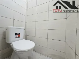 Pronájem komerční nemovitosti, Jaroměř, Husova, 36 m2