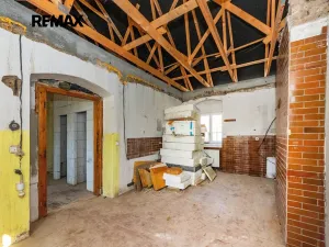 Prodej rodinného domu, Černuc, 330 m2