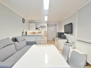 Prodej rodinného domu, Hřebeč, nám. Draha, 150 m2