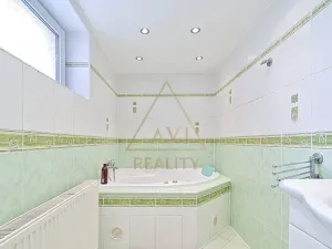 Prodej rodinného domu, Hřebeč, nám. Draha, 150 m2