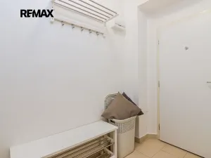 Pronájem bytu 1+kk, Praha - Holešovice, Farského, 35 m2