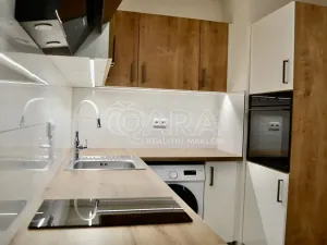 Pronájem bytu 1+1, Praha - Hloubětín, Kukelská, 43 m2