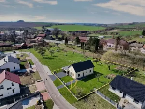 Prodej pozemku pro bydlení, Hradčany, 1301 m2