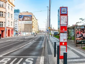 Pronájem bytu 1+kk, Praha - Holešovice, Na Maninách, 41 m2