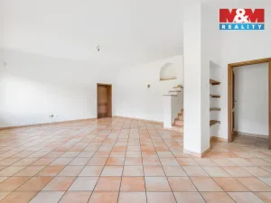 Prodej rodinného domu, Frýdštejn - Sestroňovice, 387 m2