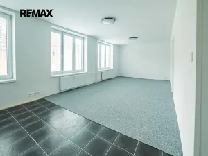Pronájem bytu 2+kk, Jindřichův Hradec, Tovární, 61 m2