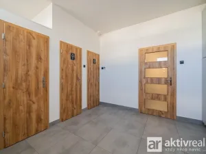 Pronájem kanceláře, Neratovice - Horňátky, 240 m2