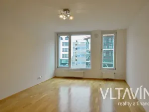 Pronájem bytu 2+kk, Praha - Smíchov, Švédská, 62 m2