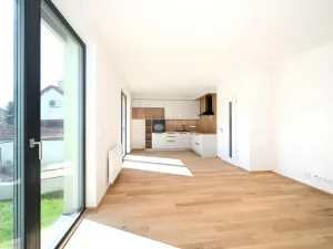 Pronájem bytu 1+kk, Praha - Střížkov, Střížkovská, 37 m2
