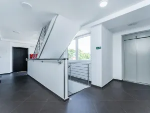 Pronájem bytu 2+kk, Karlovy Vary - Bohatice, Dubová, 49 m2