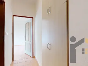 Pronájem bytu 1+kk, Praha - Holešovice, U průhonu, 28 m2