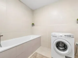 Pronájem bytu 2+kk, Praha - Strašnice, Zvěřinova, 72 m2