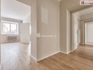 Prodej rodinného domu, Kravaře, náměstí, 200 m2