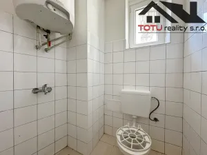 Pronájem obchodního prostoru, Jaroměř, Husova, 200 m2