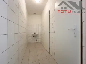 Pronájem obchodního prostoru, Jaroměř, Husova, 205 m2