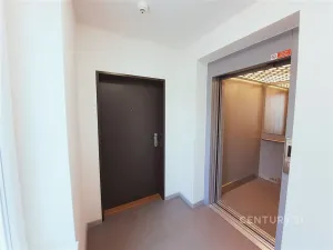 Pronájem bytu 2+kk, Praha, Plzeňská, 43 m2