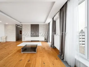 Prodej bytu 6+kk a větší, České Budějovice - České Budějovice 2, Volejbalistů, 303 m2