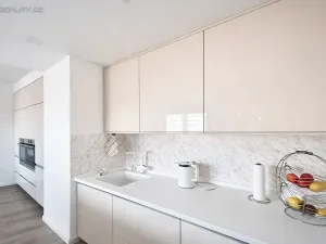 Pronájem bytu 4+kk, Praha - Strašnice, Zvěřinova, 117 m2