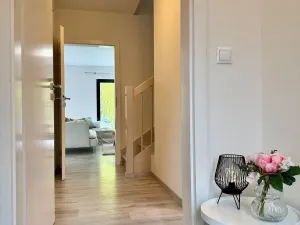 Pronájem rodinného domu, Strašnov, 127 m2