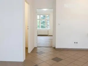 Pronájem obchodního prostoru, Jindřichův Hradec, Nádražní, 100 m2