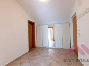 Pronájem bytu 2+kk, Praha - Žižkov, Jeseniova, 53 m2