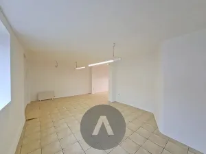 Pronájem obchodního prostoru, Rosice, Trávníky, 70 m2