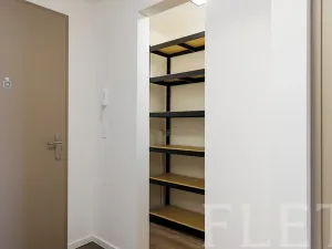 Pronájem bytu 2+kk, Praha - Žižkov, V domově, 48 m2