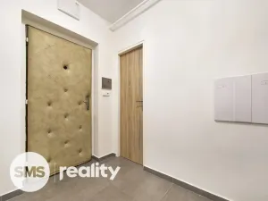 Pronájem bytu 1+1, Ostrava - Moravská Ostrava, Garážní, 36 m2