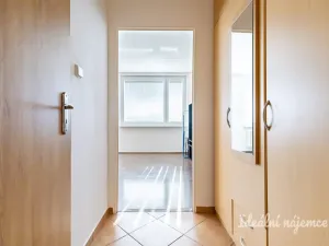 Pronájem bytu 1+kk, Praha - Střížkov, Roudnická, 33 m2
