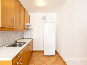 Pronájem bytu 1+kk, Praha - Střížkov, Roudnická, 33 m2