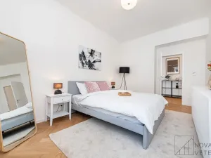 Prodej bytu 2+kk, Praha - Holešovice, U městských domů, 50 m2