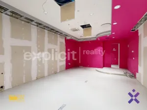 Pronájem obchodního prostoru, Zlín, náměstí Míru, 55 m2