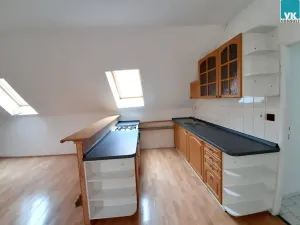 Pronájem bytu 2+kk, Litomyšl, Smetanovo náměstí, 71 m2
