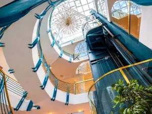 Pronájem obchodního prostoru, Průhonice, Uhříněveská, 3300 m2