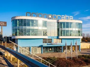 Pronájem obchodního prostoru, Průhonice, Uhříněveská, 3300 m2