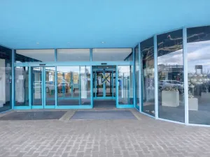 Pronájem kanceláře, Průhonice, Uhříněveská, 3300 m2