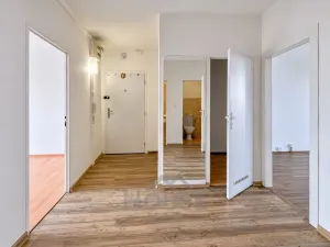 Prodej bytu 3+1, Praha - Černý Most, Vašátkova, 80 m2