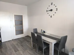 Pronájem bytu 2+1, Hradec Králové, Vocelova, 75 m2